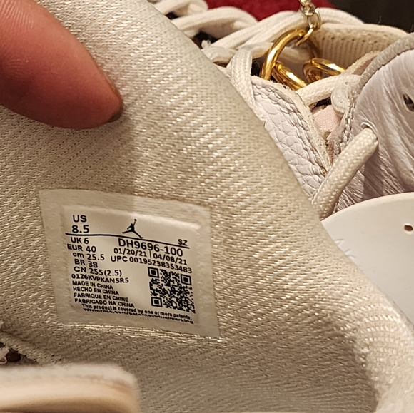 Air Jordan Woman 6 Retro Hoops - Picture 7 of 9